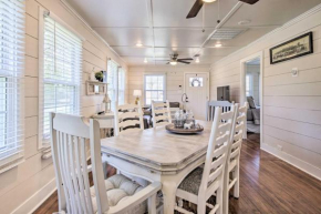Evolve Charming Country Cottage, Walk to Main St